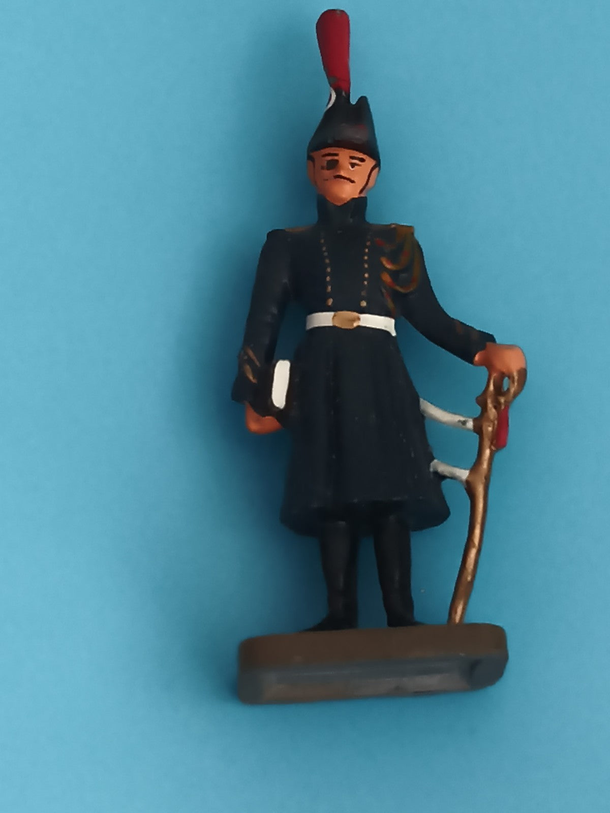 Figurine soldat ancien en plomb uniforme noir sabre doré vintage