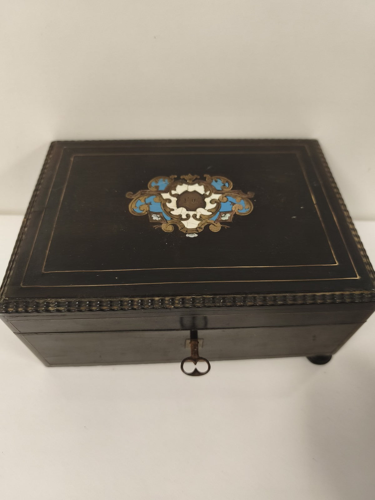 Ancien coffret Napoléon III à décor incrusté, clé d'origine, style vintage