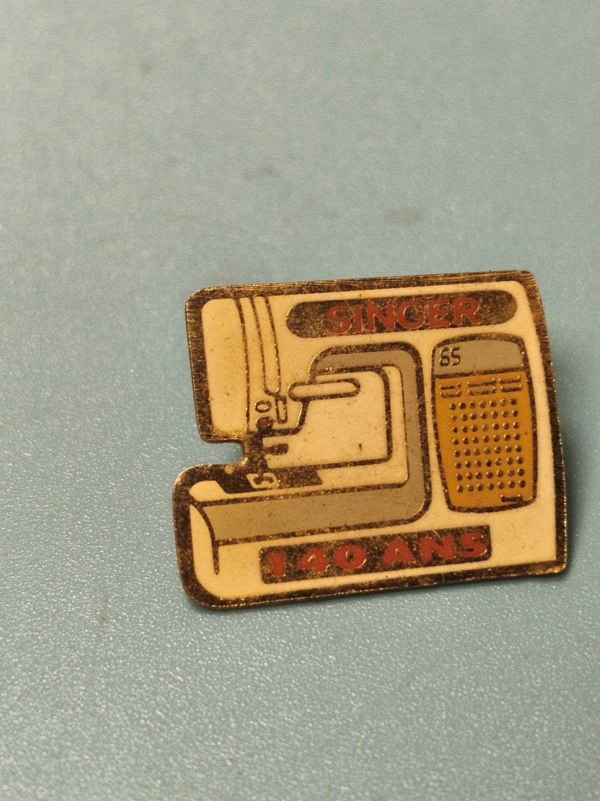 Vintage pin's Singer machine à coudre 140 ans ? Collection broche rétro