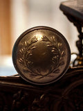 Bouton ancien Laffilhe Paris, traditionnel France, couronne laurier, vintage