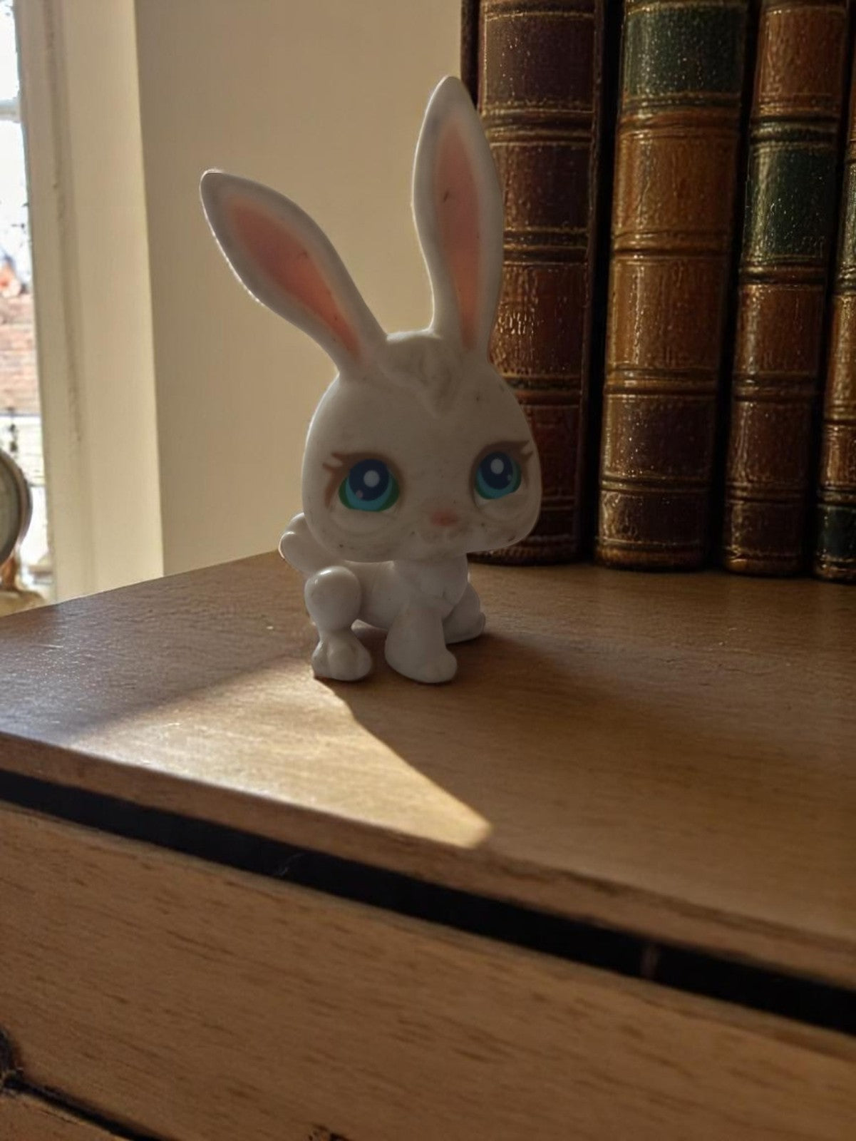 Figurine lapin Petshop vintage blanc yeux bleus rétro animal jouet déco