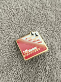 Pin's Kodak Express vintage émaillé rouge doré, logo photo, années 90 (Ref 2)
