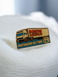 Pin's vintage camion Midi Outillage OM rétro badge football Marseille