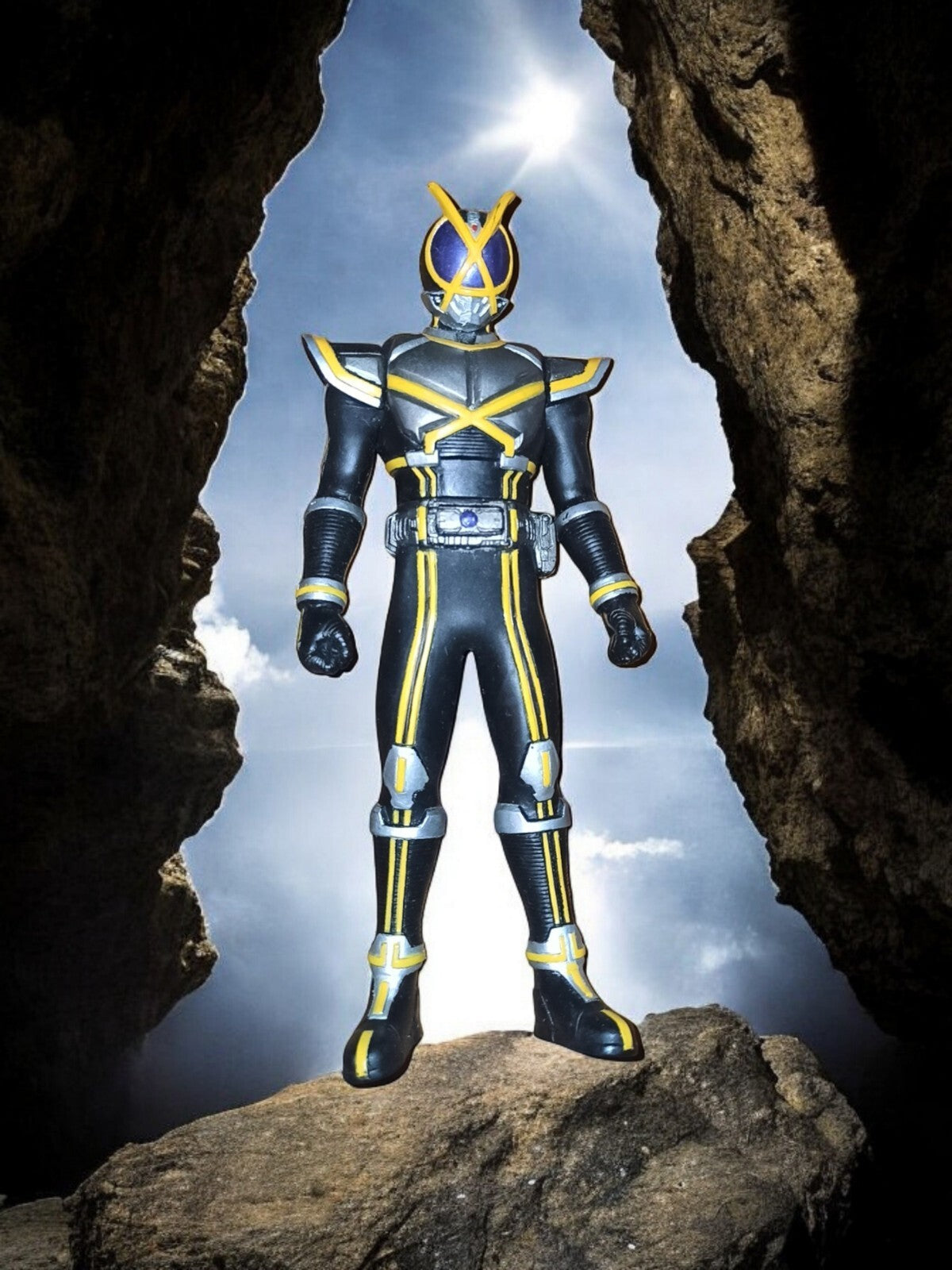 Figurine Kamen Rider Bandai 2002 noir jaune Japon Masqué