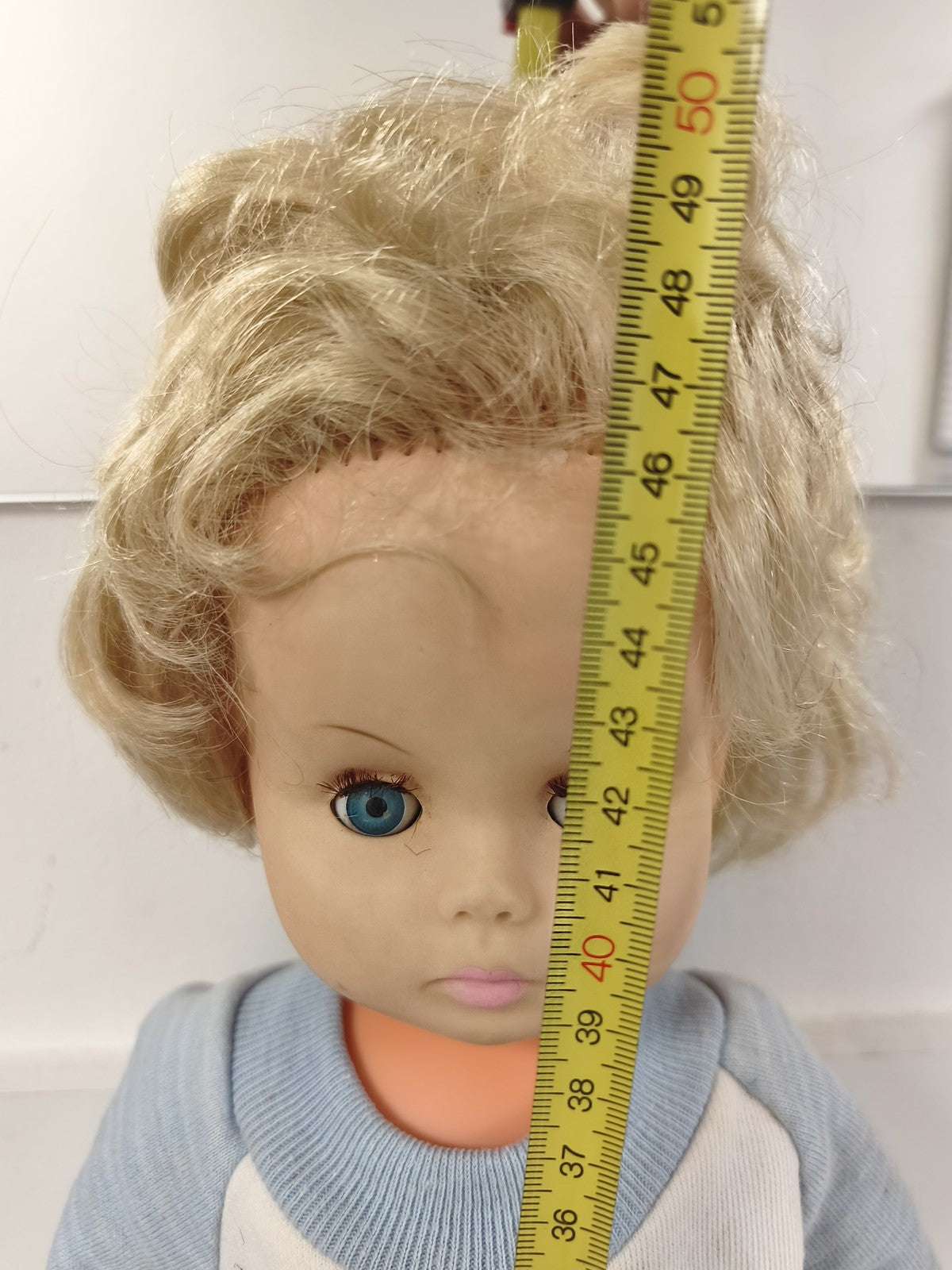 Ancienne poupée Ratti Made in Italy, yeux bleus, cheveux blonds, tenue maille