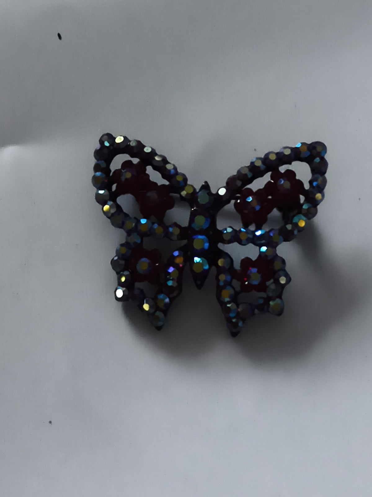 Broche papillon vintage strass multicolores, bijou rétro brillant