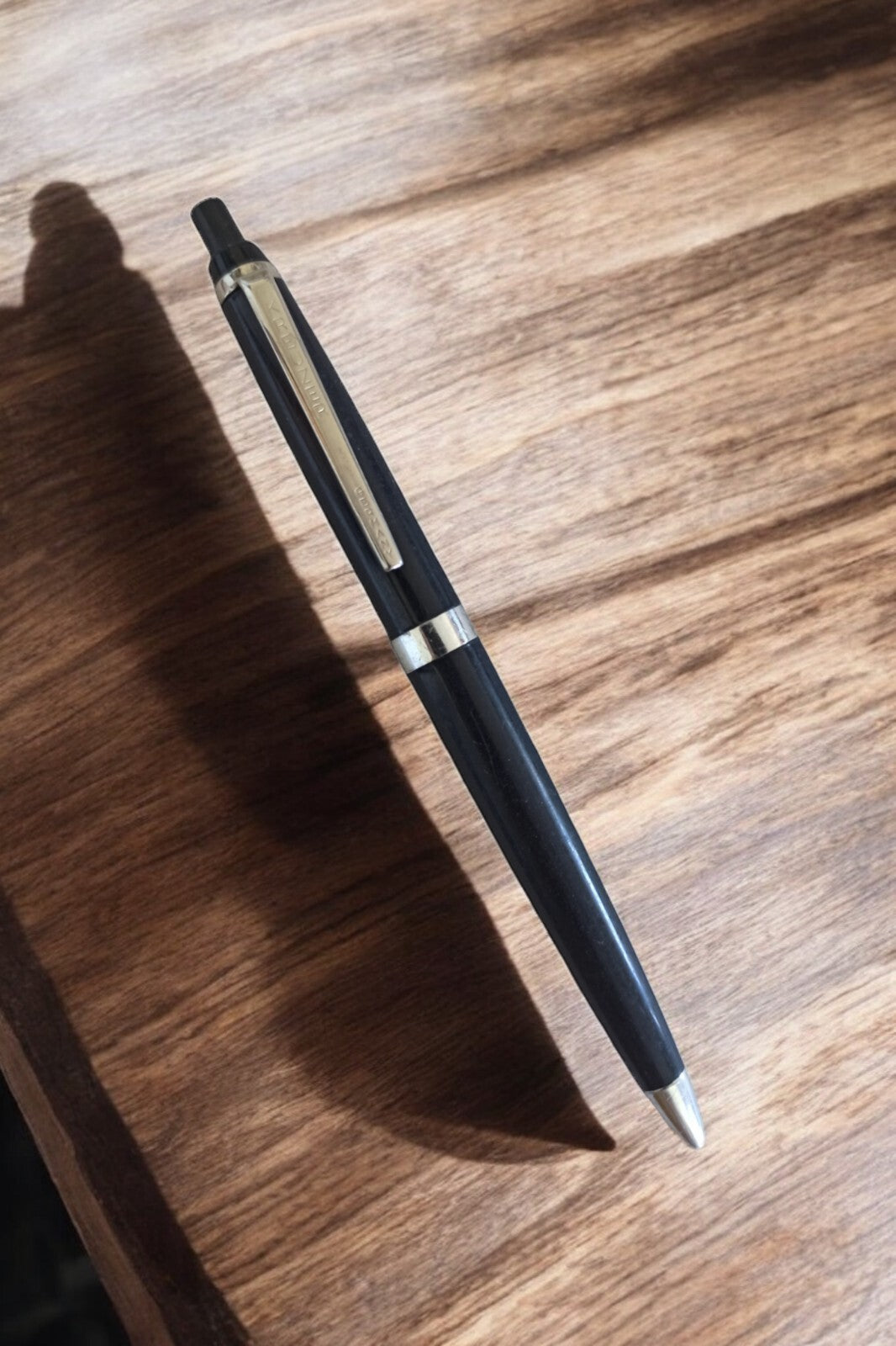 Stylo bille vintage Kreuzer Germany noir, finition métal, élégant rétro