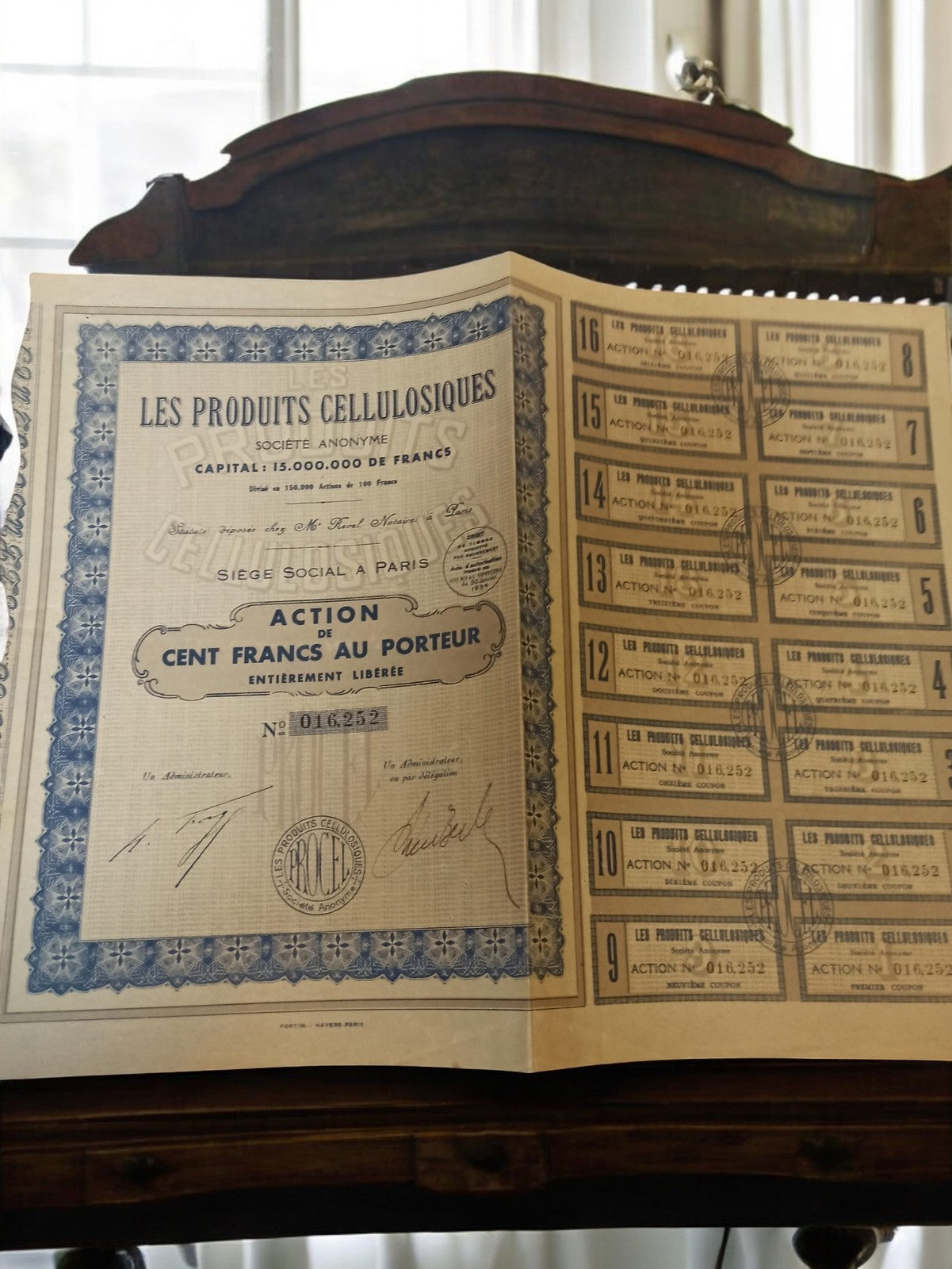 Old stock, "Les Produits Cellulosiques," 1920s, vintage bearer share
