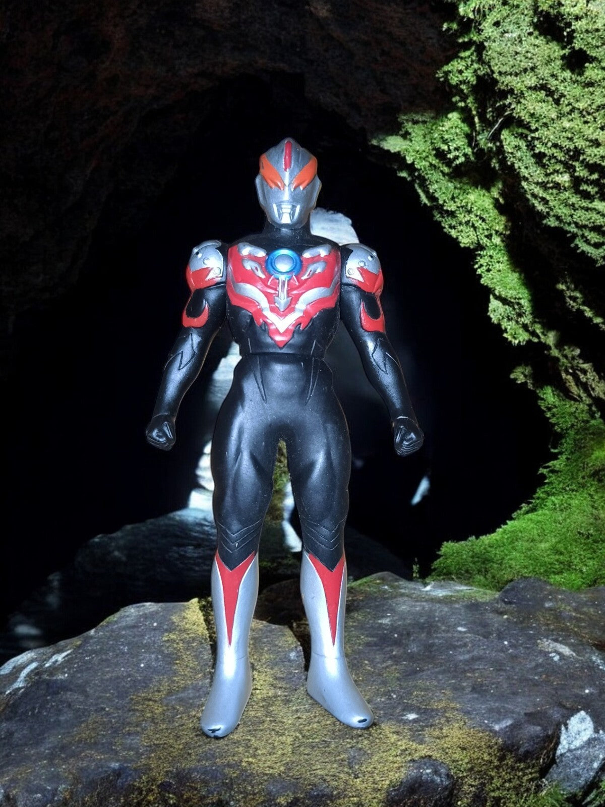 Figurine Ultraman Bandai Héros 42 noir rouge argent Japon tokusatsu neuf