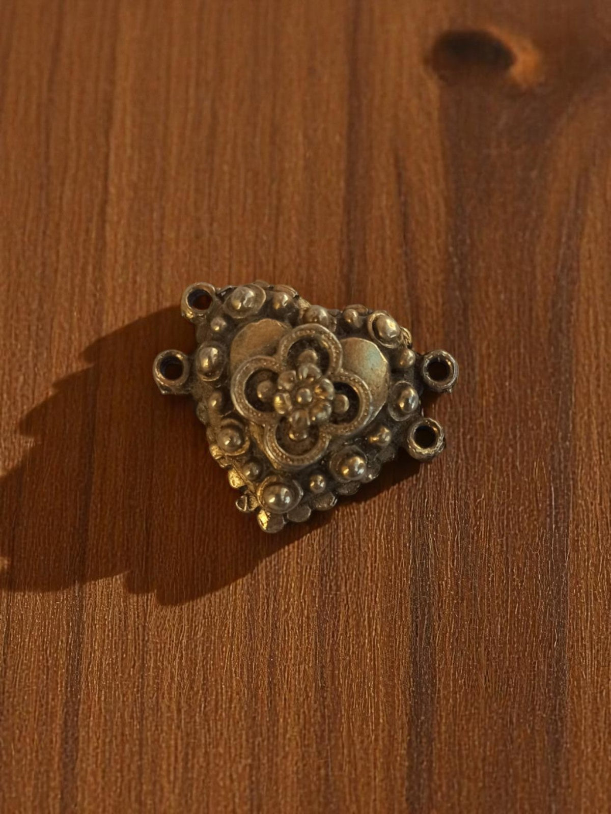 Vintage-Anhänger Herz Metall Perlen-Dekor 50er Jahre Antikschmuck Retro