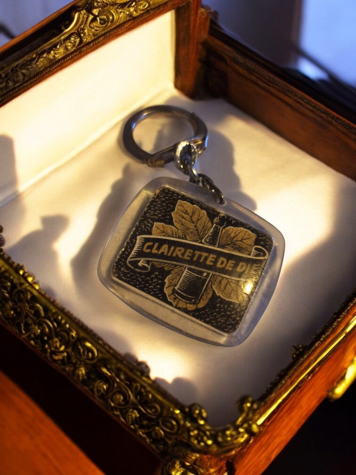 Porte-clés vintage Clairette de Die publicitaire métal ancien, vin mousseux rétr