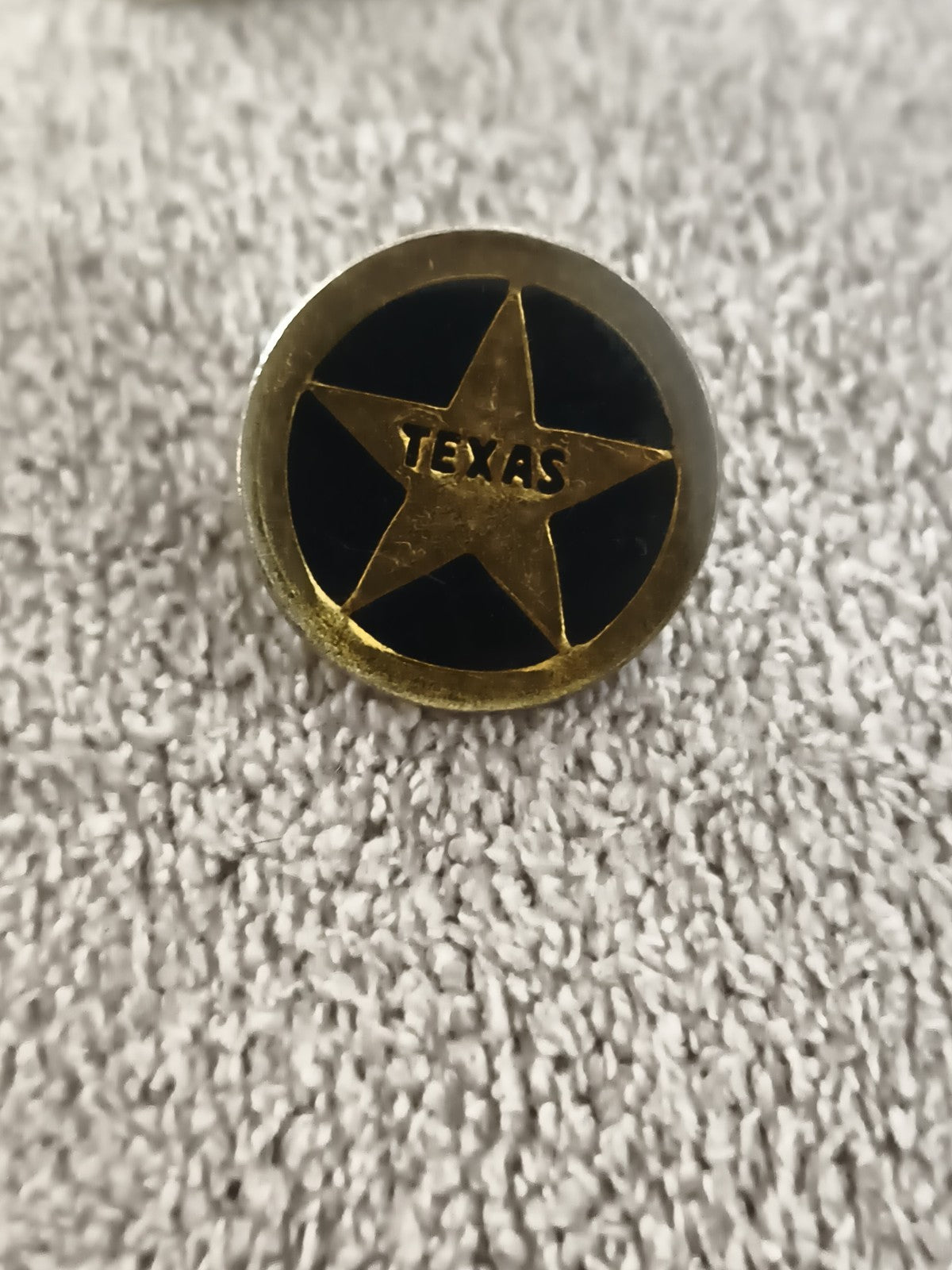 Pin's vintage étoile Texas noir et doré badge ancien USA (Ref 6)