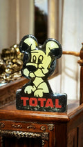 Pin's vintage Total Idéfix Astérix – logo publicitaire ancien rare