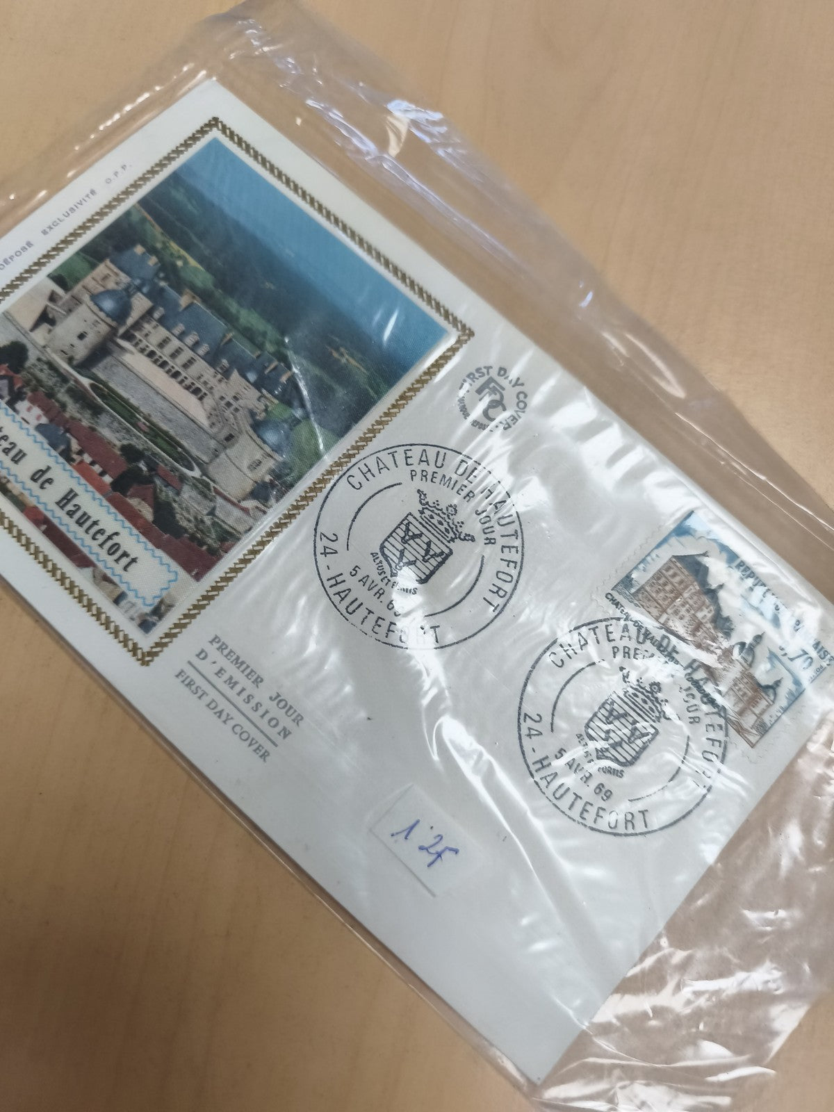 Enveloppe Premier Jour Château de Hautefort 1969 timbre cachet philatélie