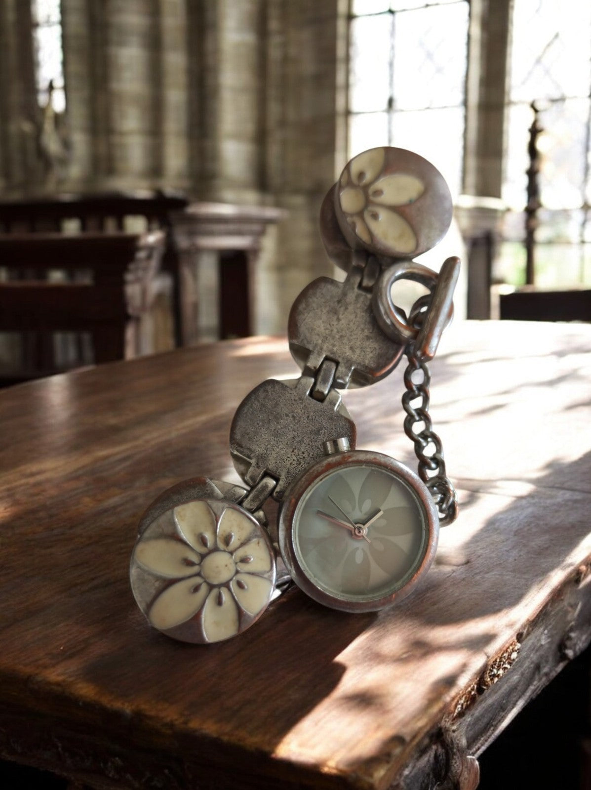 Bracelet montre quartz vintage femme rétro à restaurer motif floral