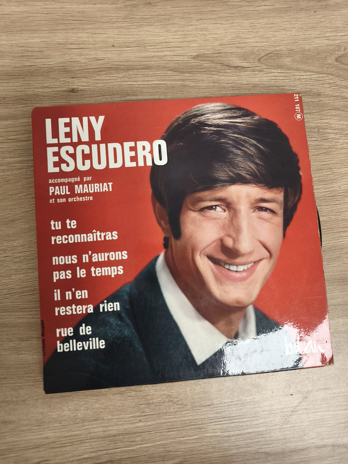 Vinyle 45 tours Leny Escudero Paul Mauriat pochette rouge 4 titres Barclay (Ref