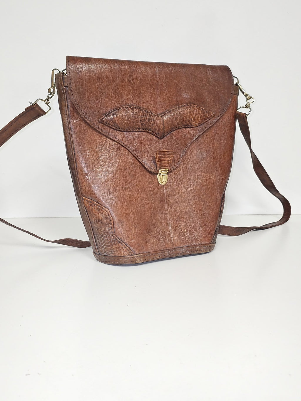 Sac bandoulière femme vintage en cuir véritable Ancienne, rétro, objet ancien