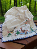 Tablier enfant brodé vintage années 70, canards, prénom Anaïs, rétro déco
