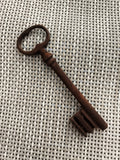 Clé ancienne de château, grande clé antique, patine rouille, style XIXe