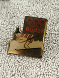 Pin's vintage Kodak Jeux Olympiques ski doré années 90 badge olympic oldschool