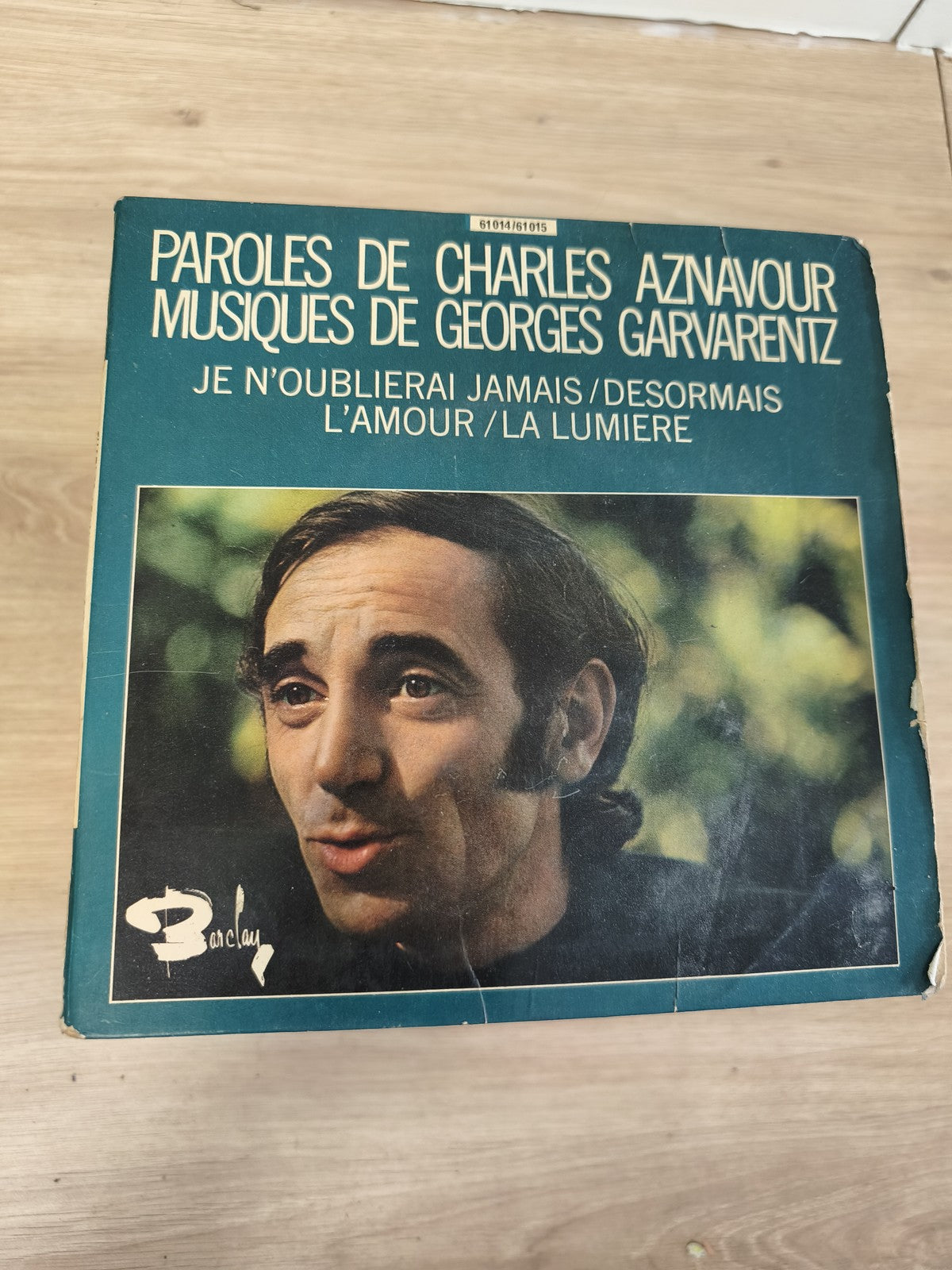 Vintage 45T Charles Aznavour Barclay ? Je n?oublierai jamais / Désormais (Pochet