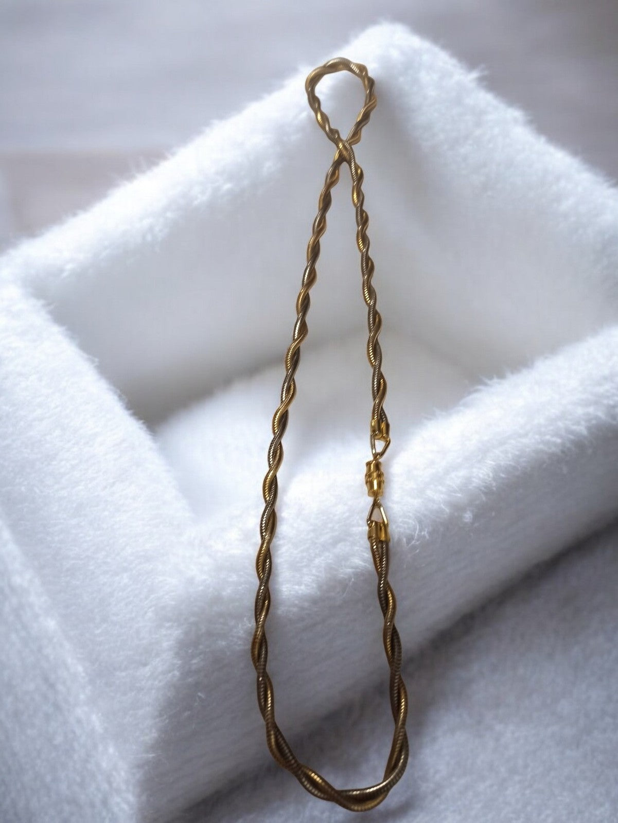 Collier vintage torsadé aspect doré rétro ancien bijou fantaisie costume