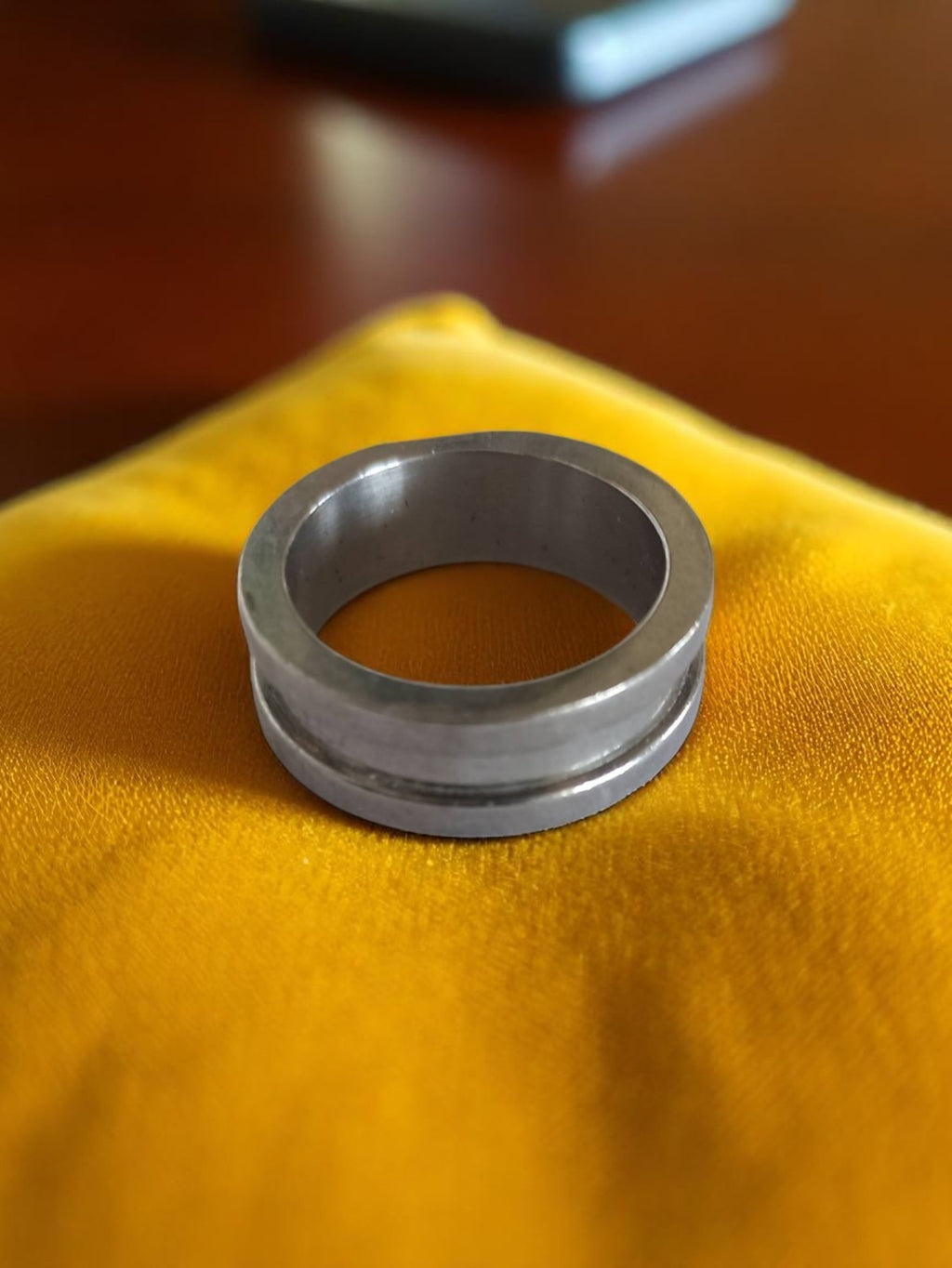 Bague large vintage style rétro, finition métal mat, taille 59, anneau minimalis