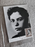 Carte photo portrait femme + timbre Grazia Deledda Italie L.50 philatélie (Ref 2