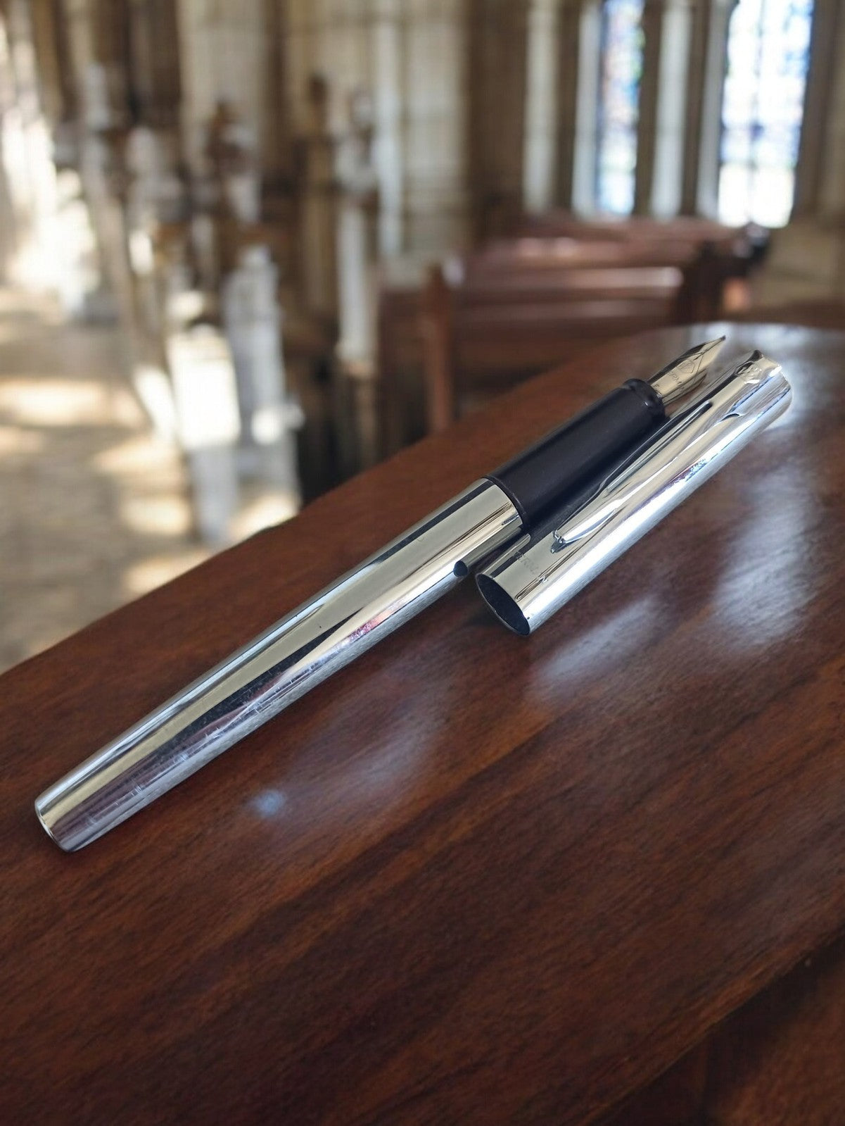 Stylo plume Waterman vintage finition chromée, ancien, élégant, plume argentée