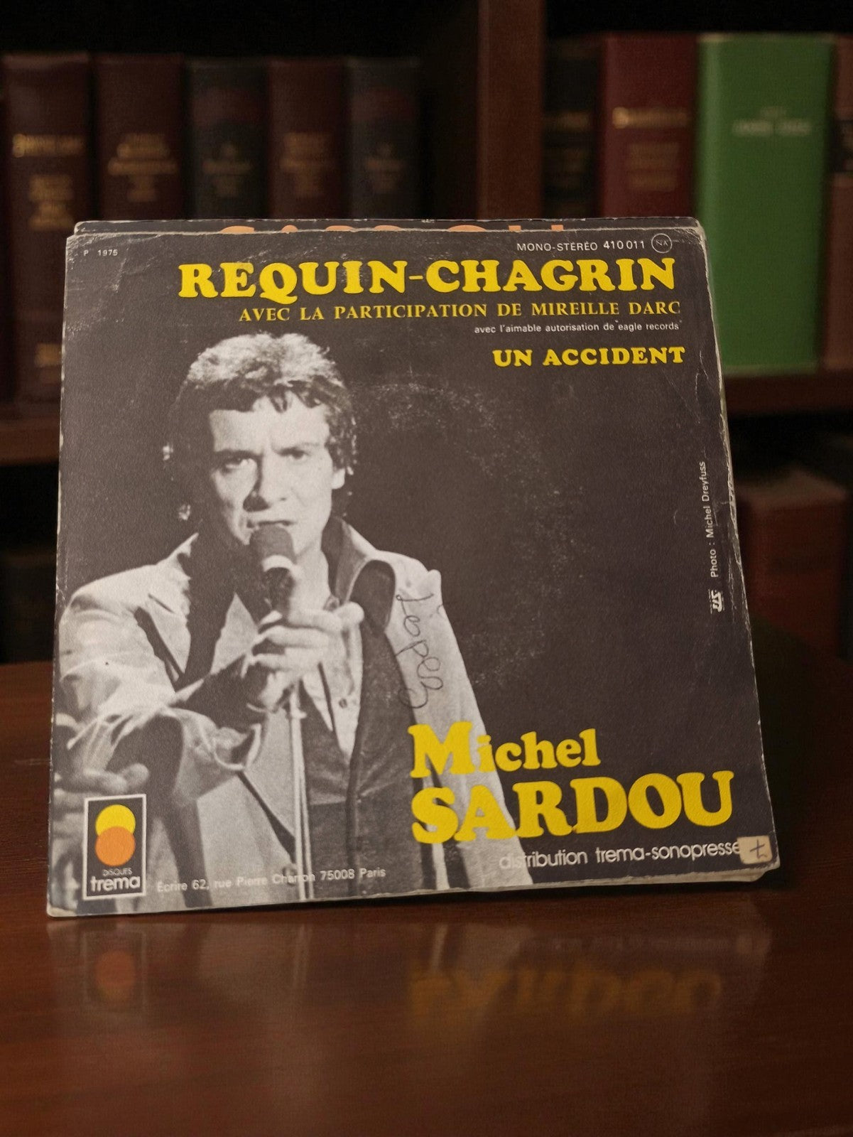 Disque vinyle 45 tours Michel Sardou Requin-Chagrin ancien pochette années 70