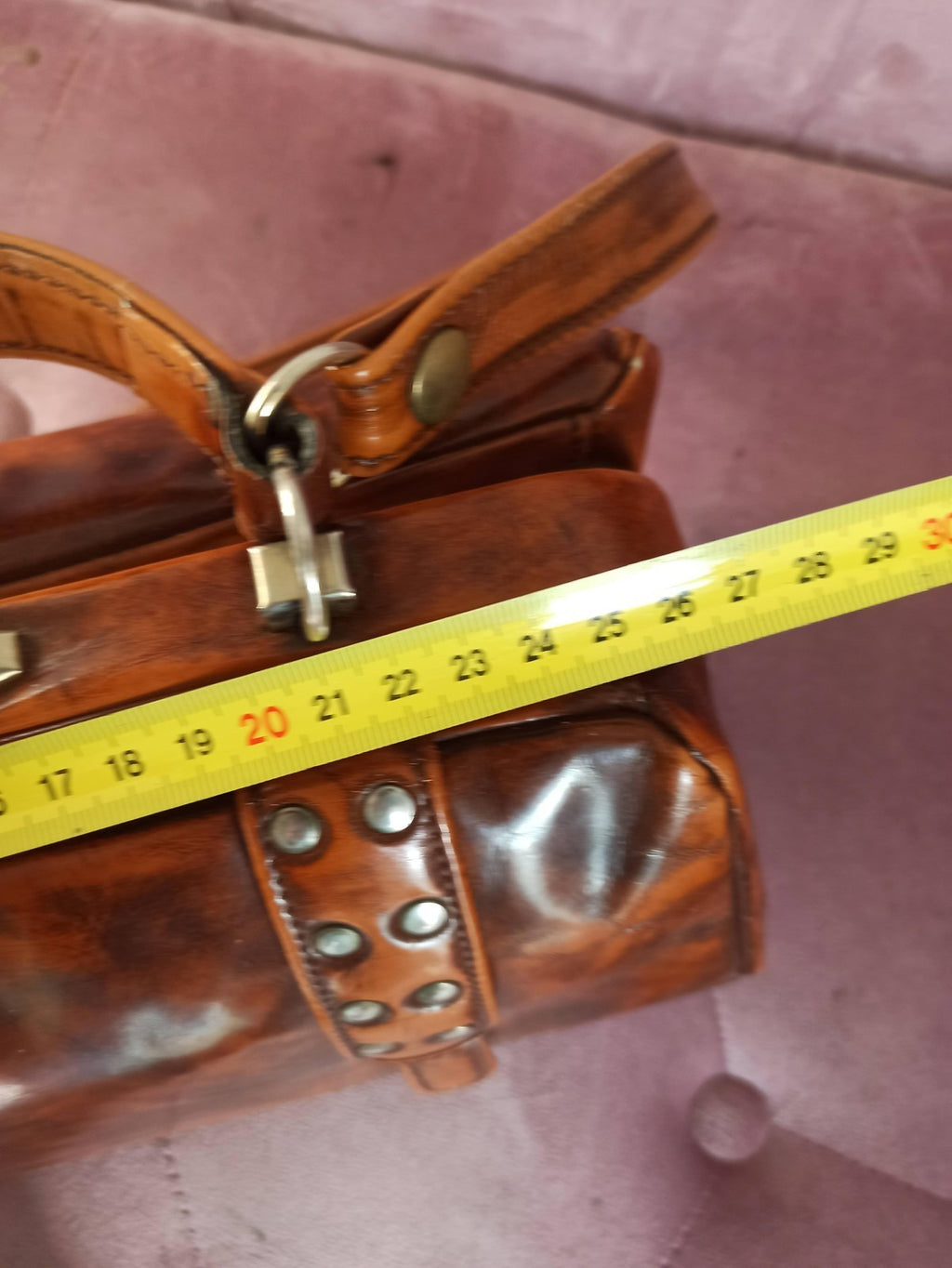 Sac médecin vintage cuir marron, ancien cartable rétro à rivets, fermeture métal