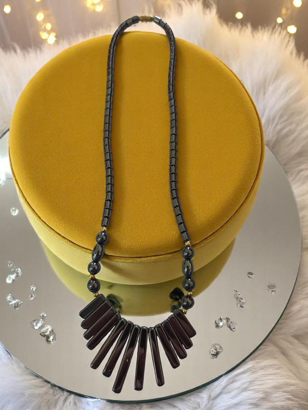 Collier vintage hématite design géométrique noir gris – bijou ancien