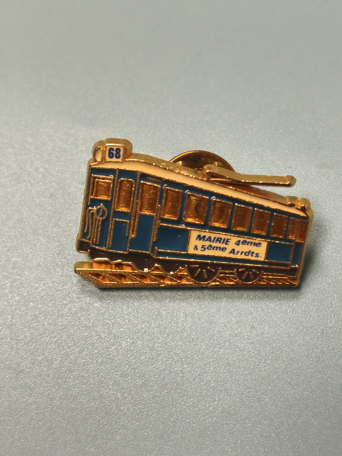 Vintage pin's tramway mairie Marseille bleu ancien 4e 5e arrondissements