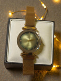 Montre femme Elise & Di dorée vintage, bracelet maille milanaise quartz