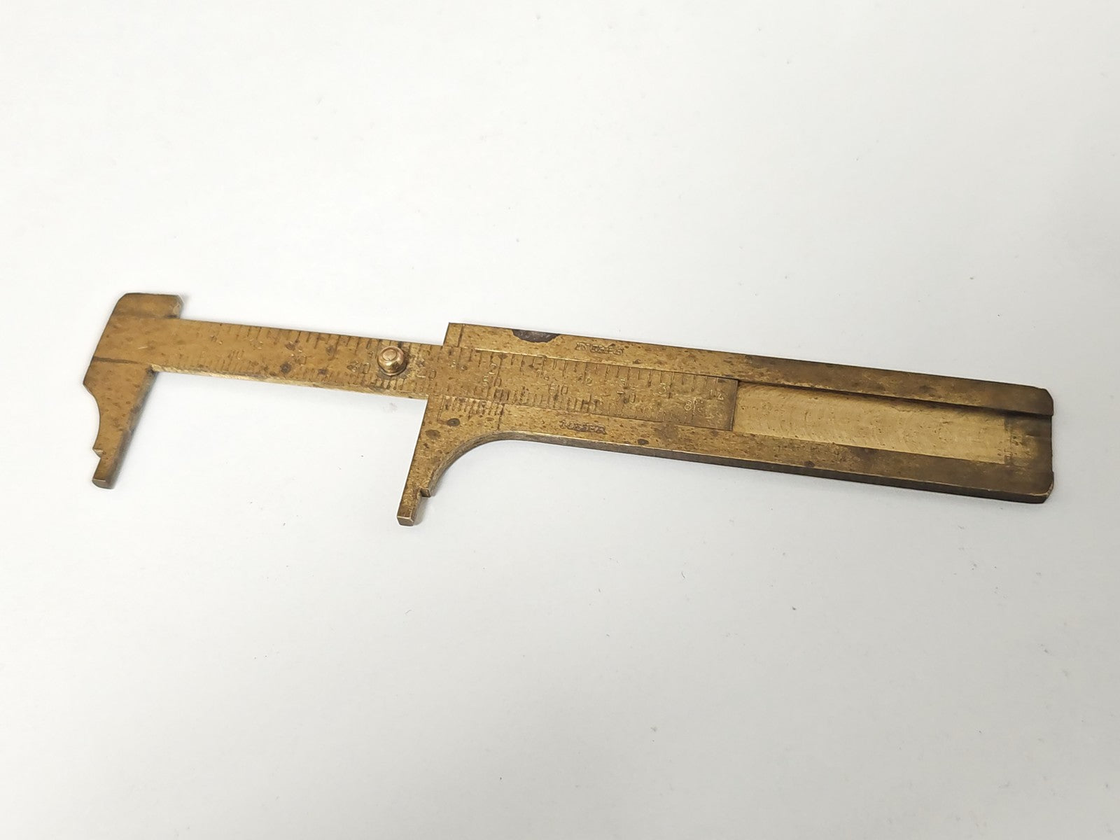 Règle de mesure ancienne vintage, instrument rétro de collection, objet d?époque