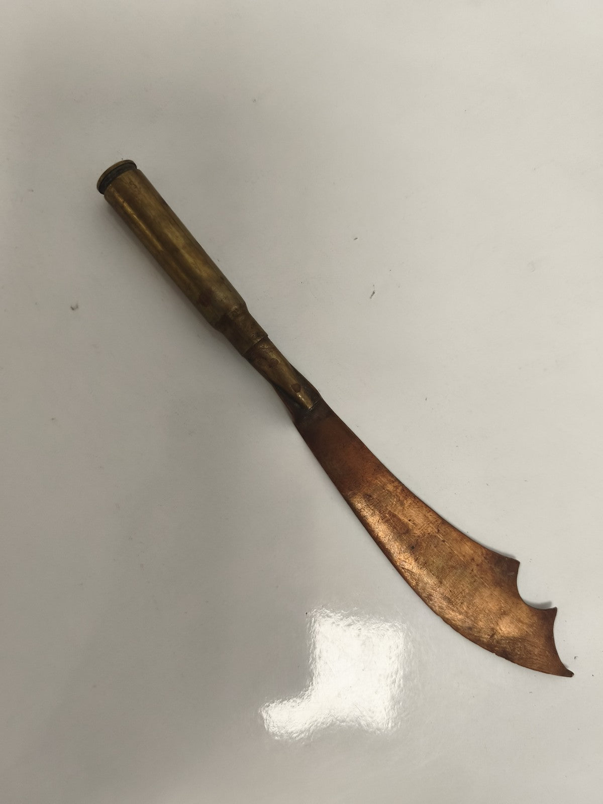 Coupe-papier ancien militaire WW1, lame aspect cuivre, poignée douille