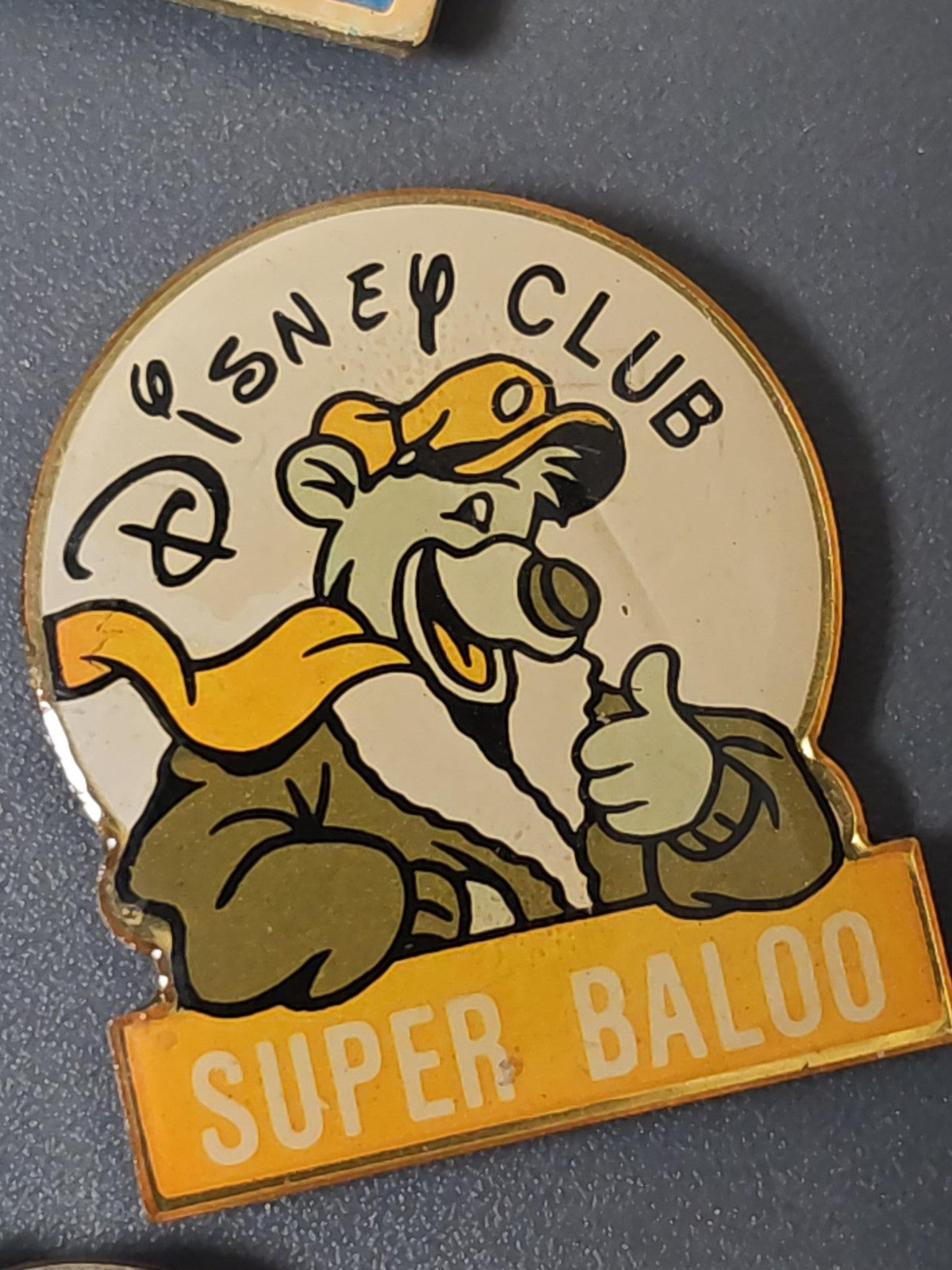 Vintage pin's ancien Walt Disney Home Video collection rétro dessin animé rare