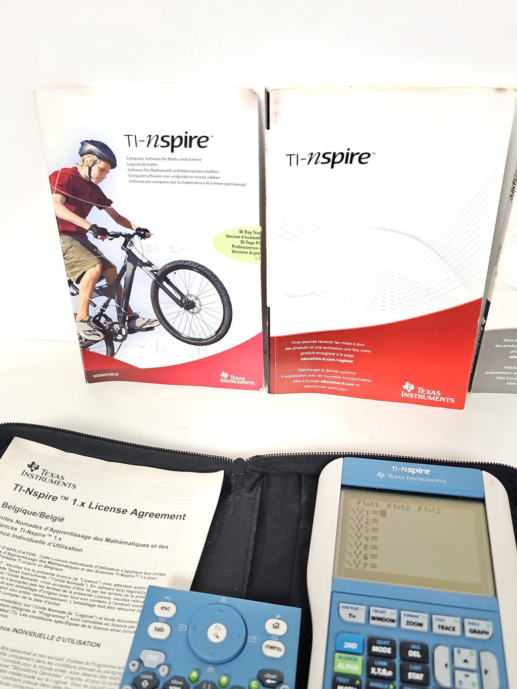 Calculatrice graphique TI-Nspire Texas Instruments + clavier TI-84 PLUS, complèt