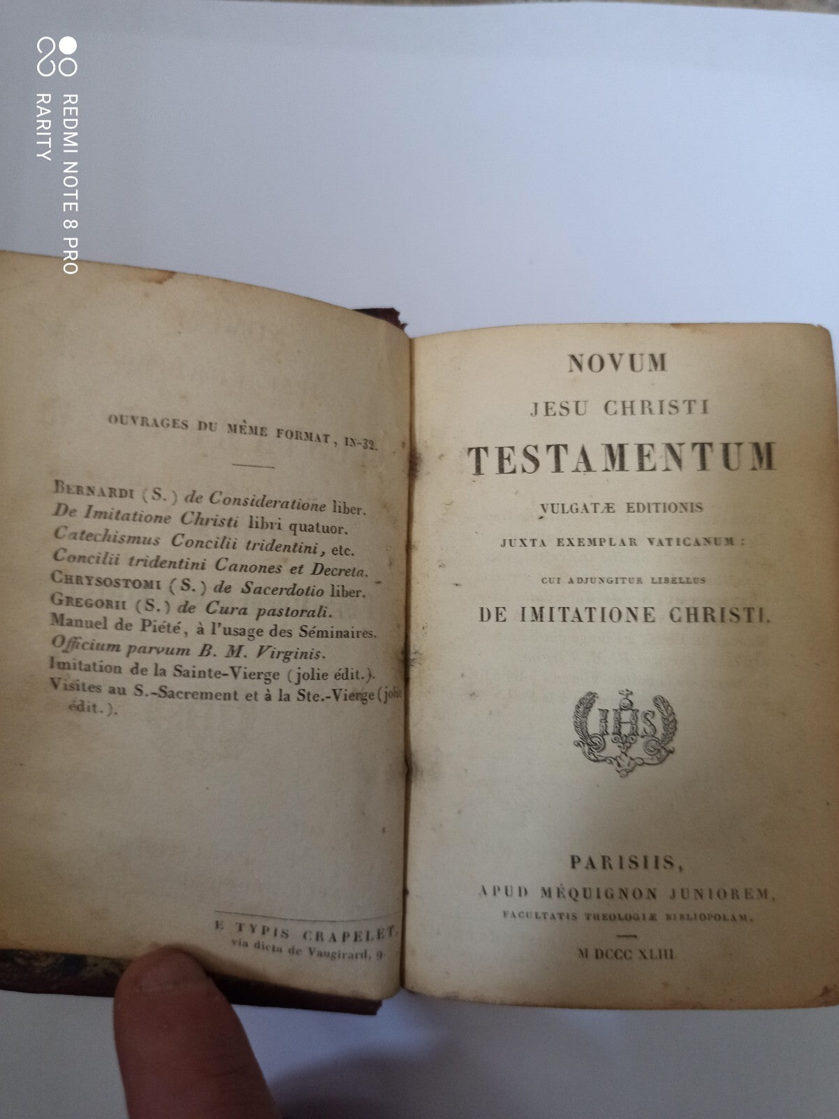 Livre ancien Nouveau Testament latin 1843 reliure rouge dorée rare