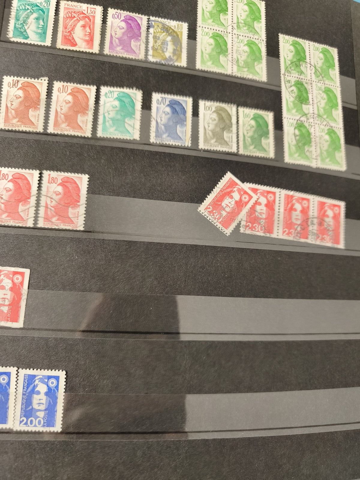 Lot anciens timbres oblitérés France Marianne philatélie couleurs variées