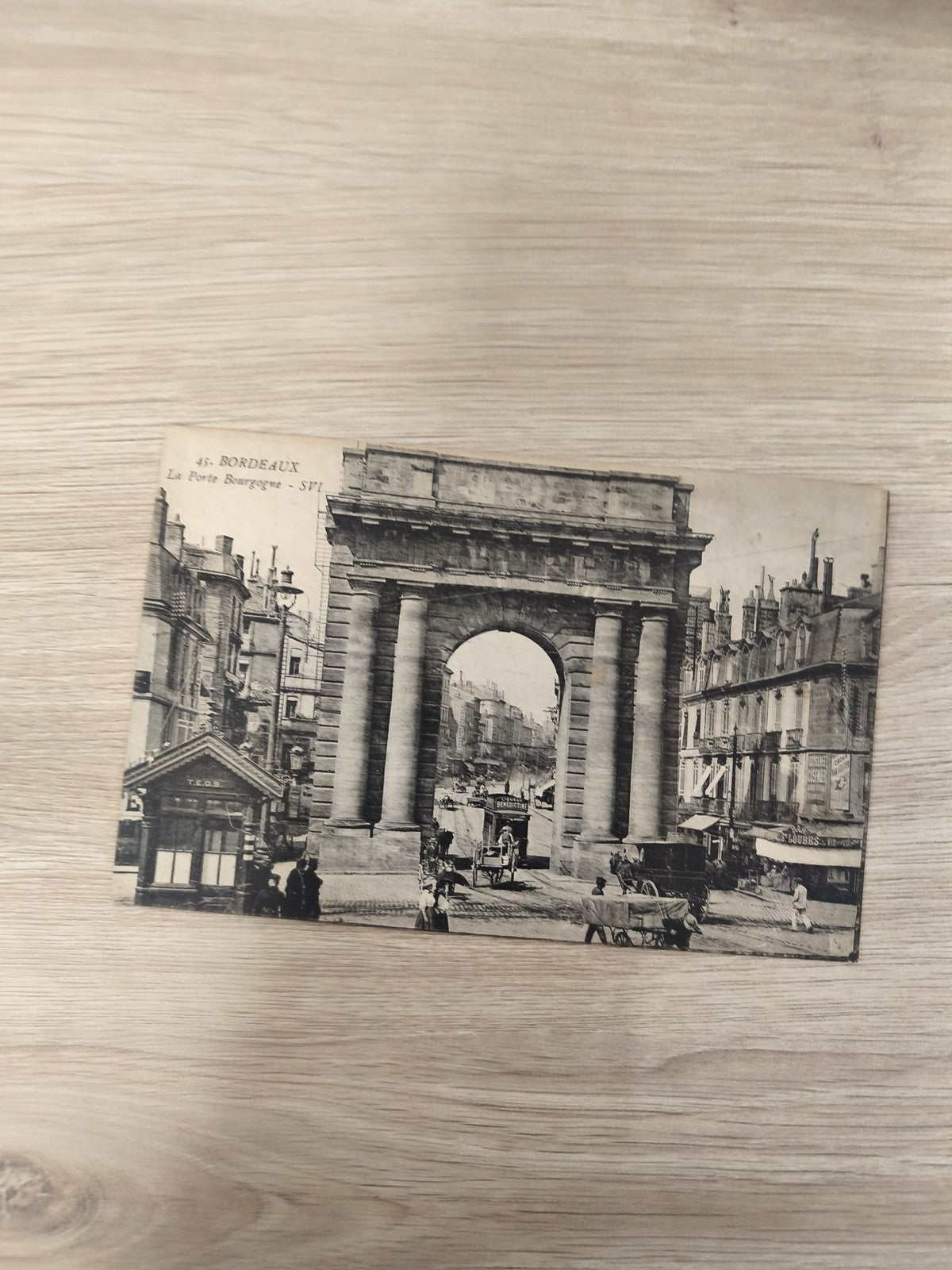 Ancienne carte postale Bordeaux Porte Bourgogne CPA noir et blanc vintage