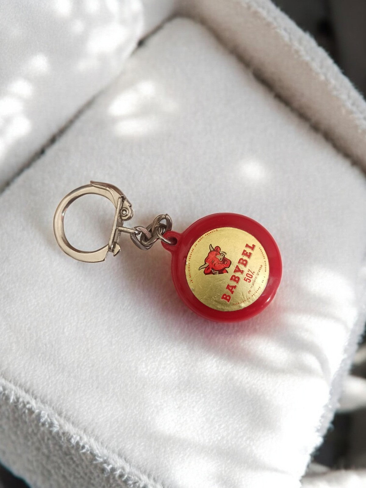 Porte-clés publicitaire Babybel vintage rétro rouge accessoire ancien