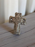 Pendentif croix vintage métal années 1950 motif cœur rétro