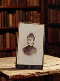 Photographie vintage cabinet de curiosités, ambiance rétro