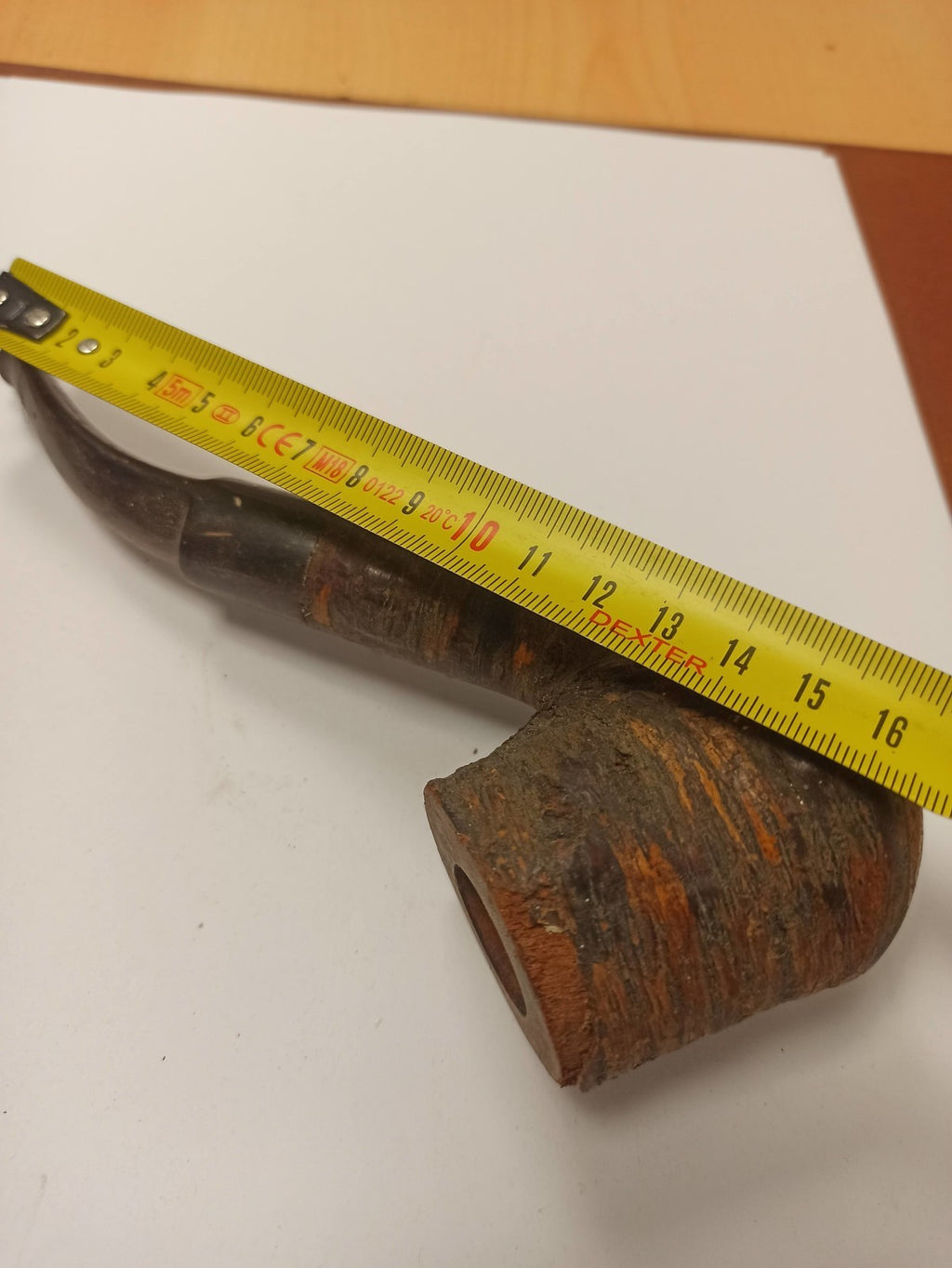 Pipe ancienne courbée en bois, finition rustiquée, vintage rétro, grande taille