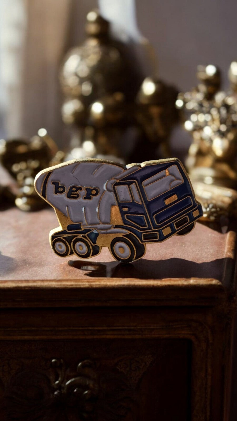 Vintage old concrete mixer truck BGP blue gold pin, decorative cement company badge