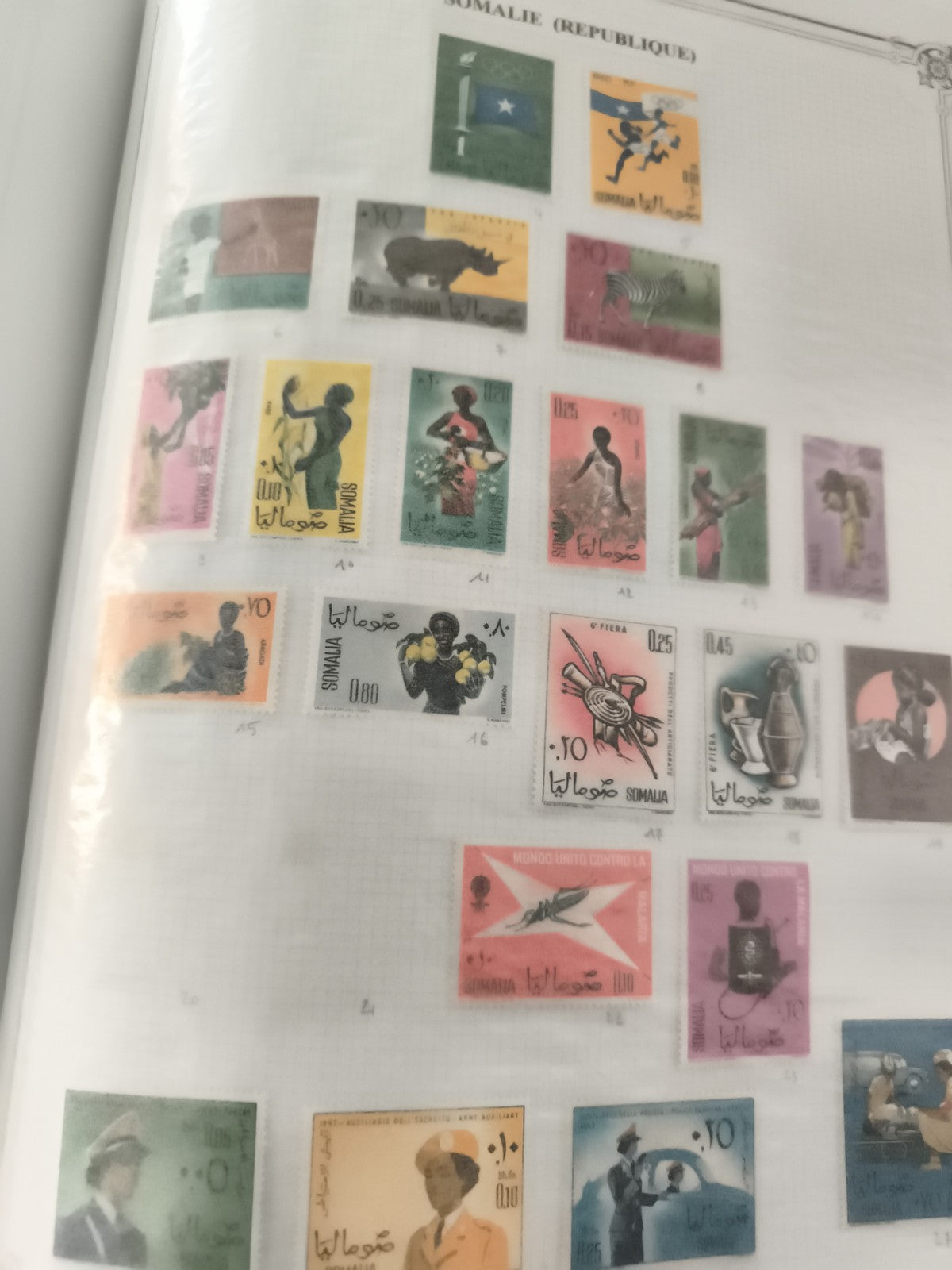 Timbres Somalie République thématiques sport faune flore art (philatelie)