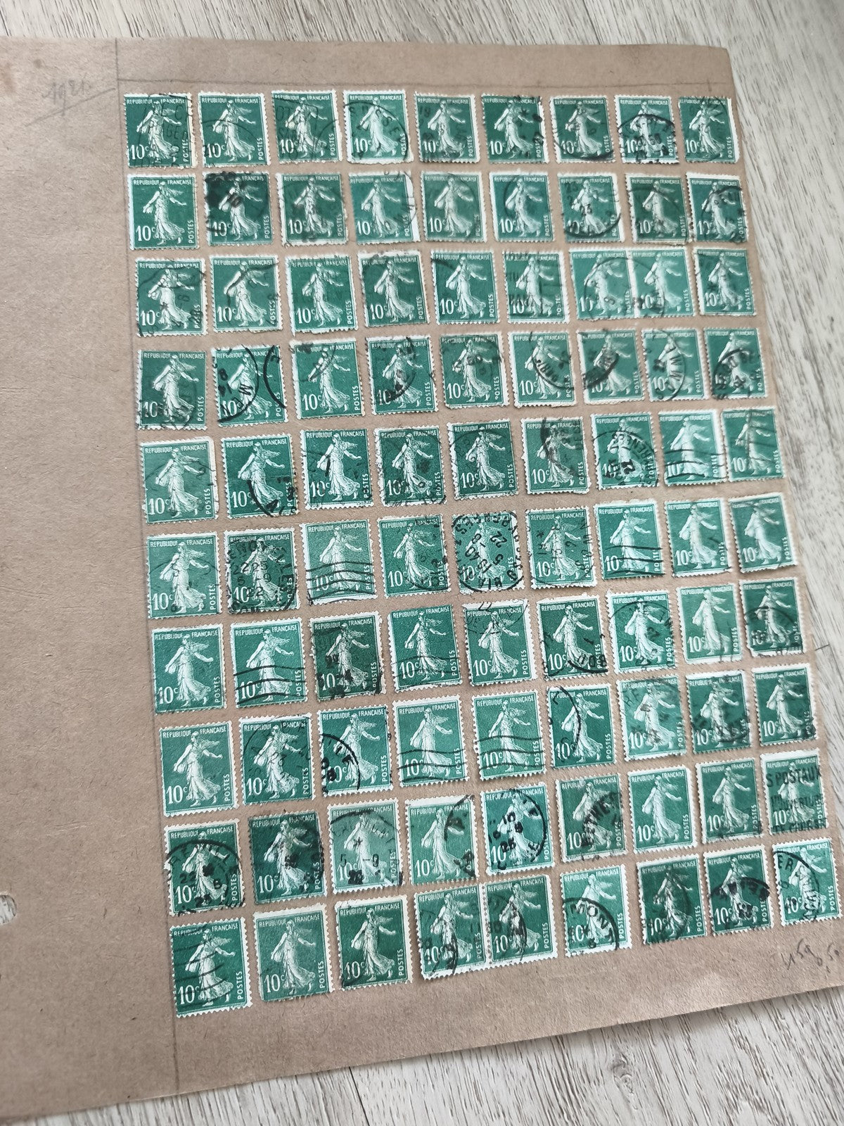 Gros lot ancien timbres Marianne 10c vert sur planche philatélie d'étude