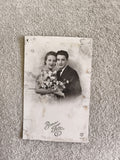 Carte postale photographique Bonne Fêtes couple fleurs FOX 1058 CPA