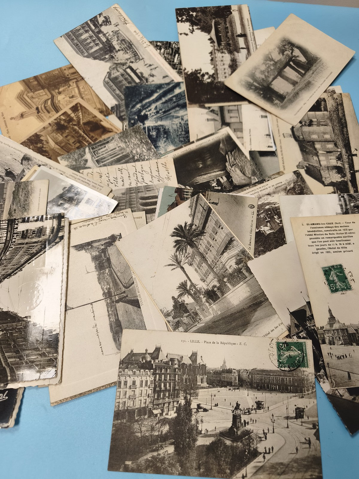 Lot cartes postales anciennes CPA divers lieux, noir et blanc, timbres, vrac